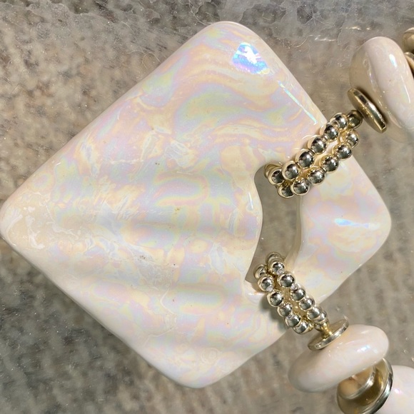 Chunky Pearl Shell Statement Necklace - Picture 2 of 4